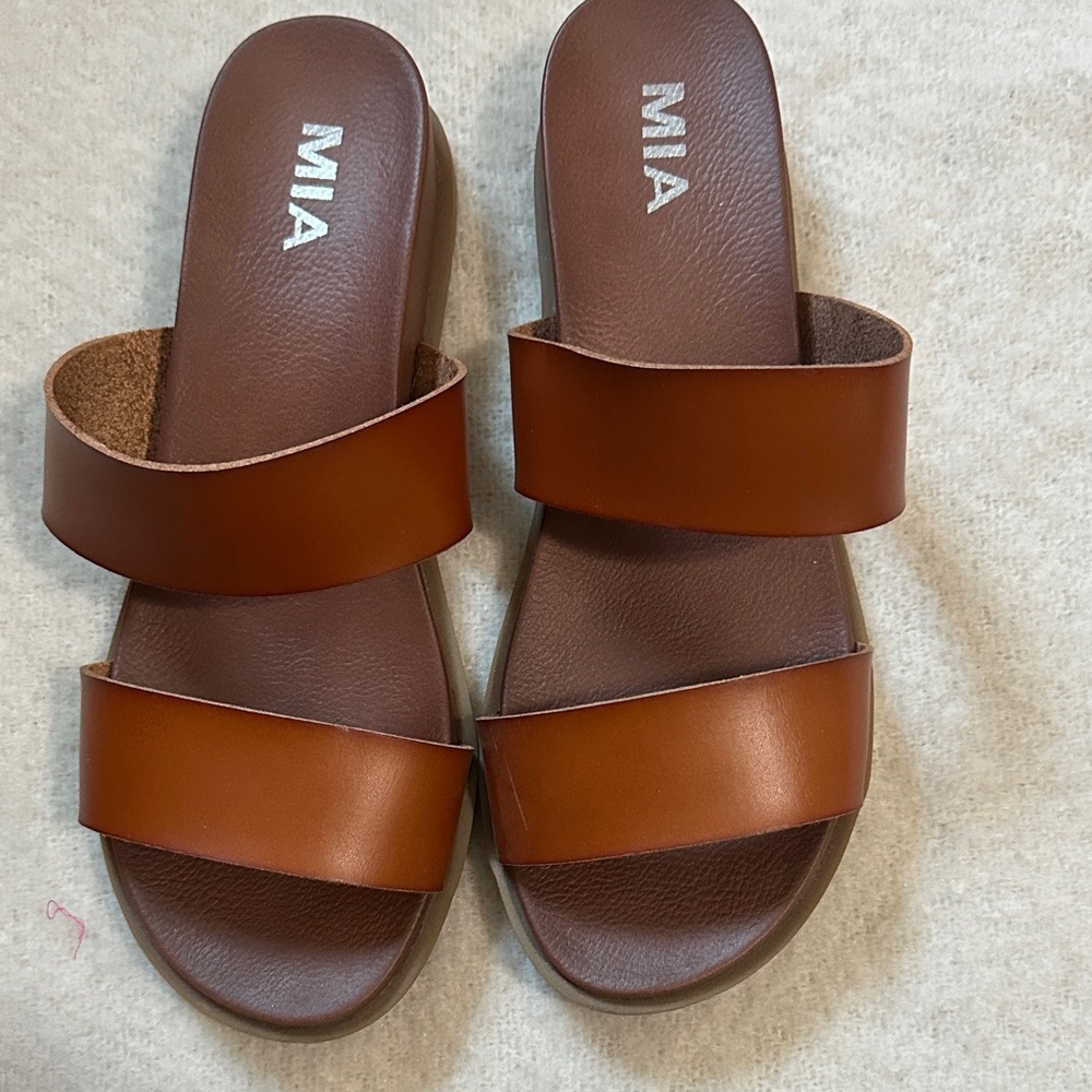 MIA Women's Tan Slide Sandals
